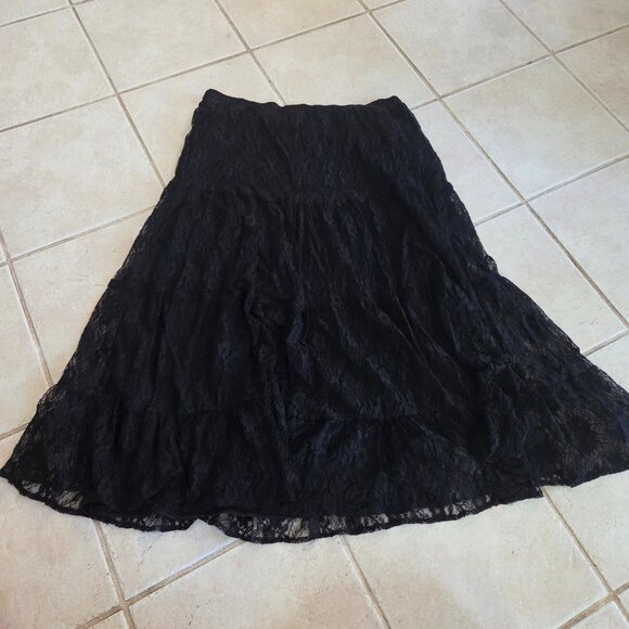 Women's size 12/14 White Stag black lace skirt - Picture 1 of 1
